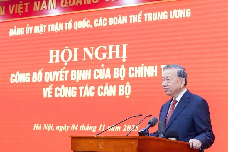 Tổng Bí thư Tô Lâm giao nhiệm vụ cho tân Bí thư Đảng ủy Mặt trận Tổ quốc, các đoàn thể Trung ương Tổng Bí thư Tô Lâm giao nhiệm vụ cho tân Bí thư Đảng ủy Mặt trận Tổ quốc, các đoàn thể Trung ương