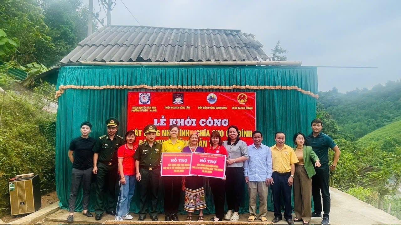 Gia đình bà Vy Thị Thưởng là hộ nghèo đặc biệt khó khăn của bản