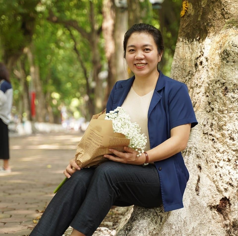 Ts. Nguyễn Thị Thuận (chuyên gia Dân tộc học và chính sách dân tộc) cho rằng cần thay miễn học phí toàn diện bằng Học bổng Hiệu suất.