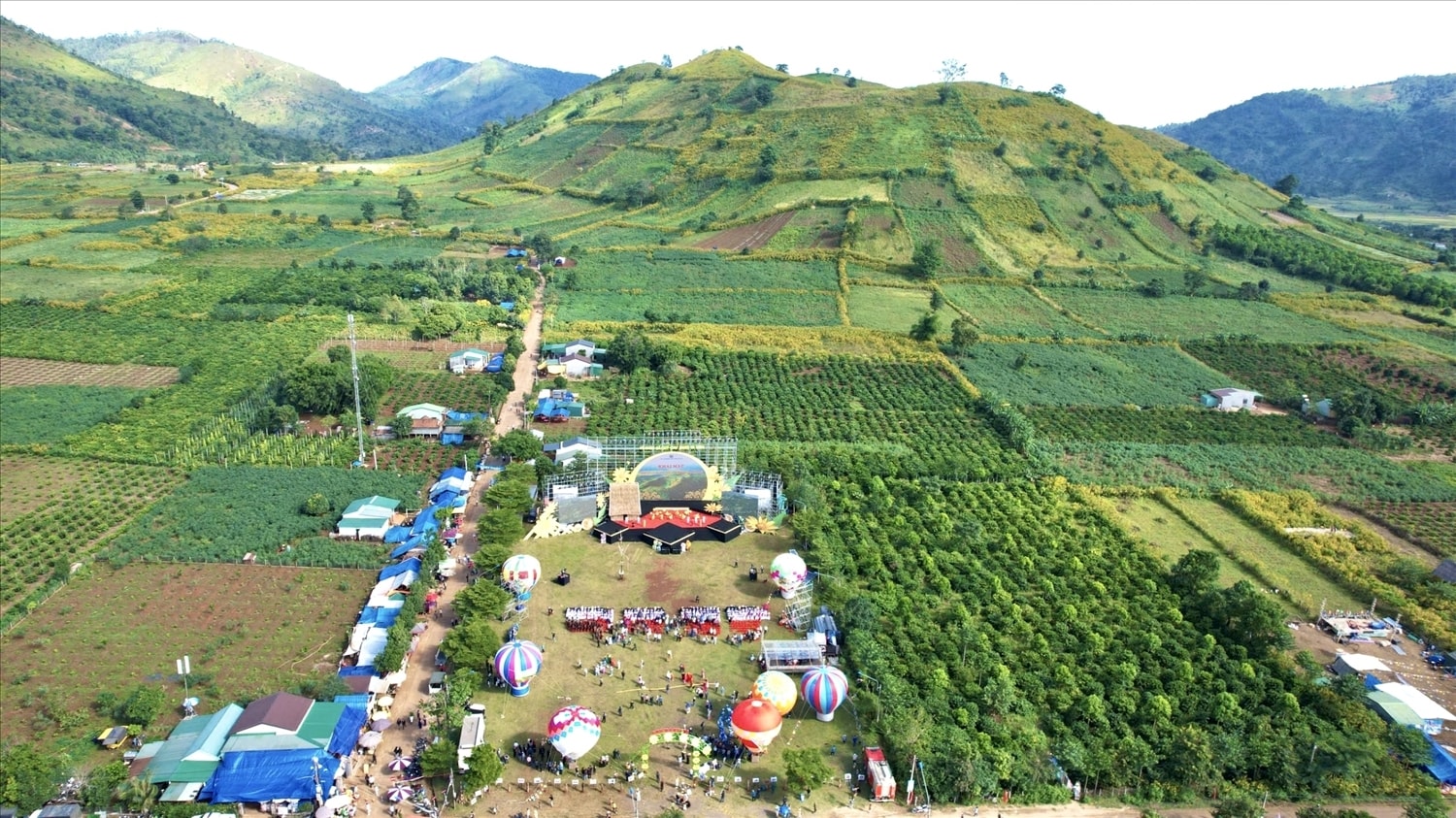 Lễ hội hoa dã quỳ - núi lửa Chư Đang Ya năm 2025 diễn ra với chuỗi hoạt động hấp dẫn, đậm chất Tây Nguyên