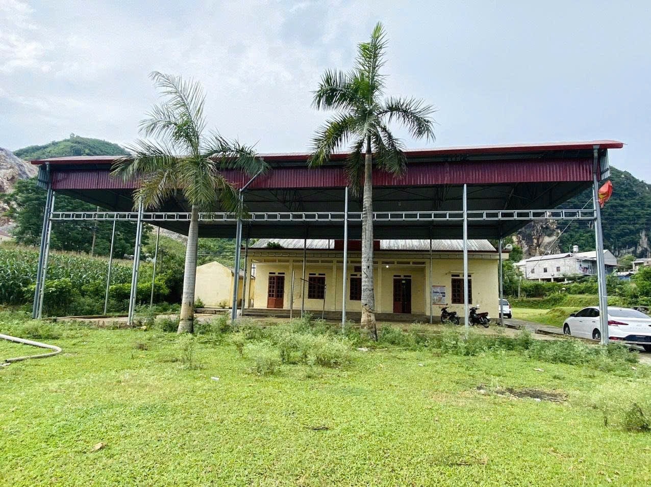 Nhà văn hoá xóm Trung Sơn được đầu tư xây dựng khang trang, đáp ứng nhu cầu sinh hoạt cộng đồng của người dân Nhà văn hoá xóm Trung Sơn được đầu tư xây dựng khang trang, đáp ứng nhu cầu sinh hoạt cộng đồng của người dân