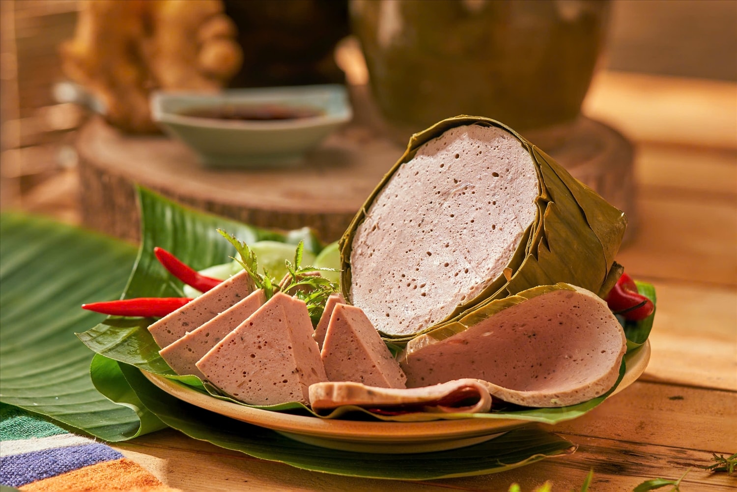 Mỗi sản phẩm của HTX đều đi kèm thông tin truy xuất nguồn gốc, mô tả quy trình chế biến và lời mời trải nghiệm văn hóa ẩm thực vùng cao Mỗi sản phẩm của HTX đều đi kèm thông tin truy xuất nguồn gốc, mô tả quy trình chế biến và lời mời trải nghiệm văn hóa ẩm thực vùng cao