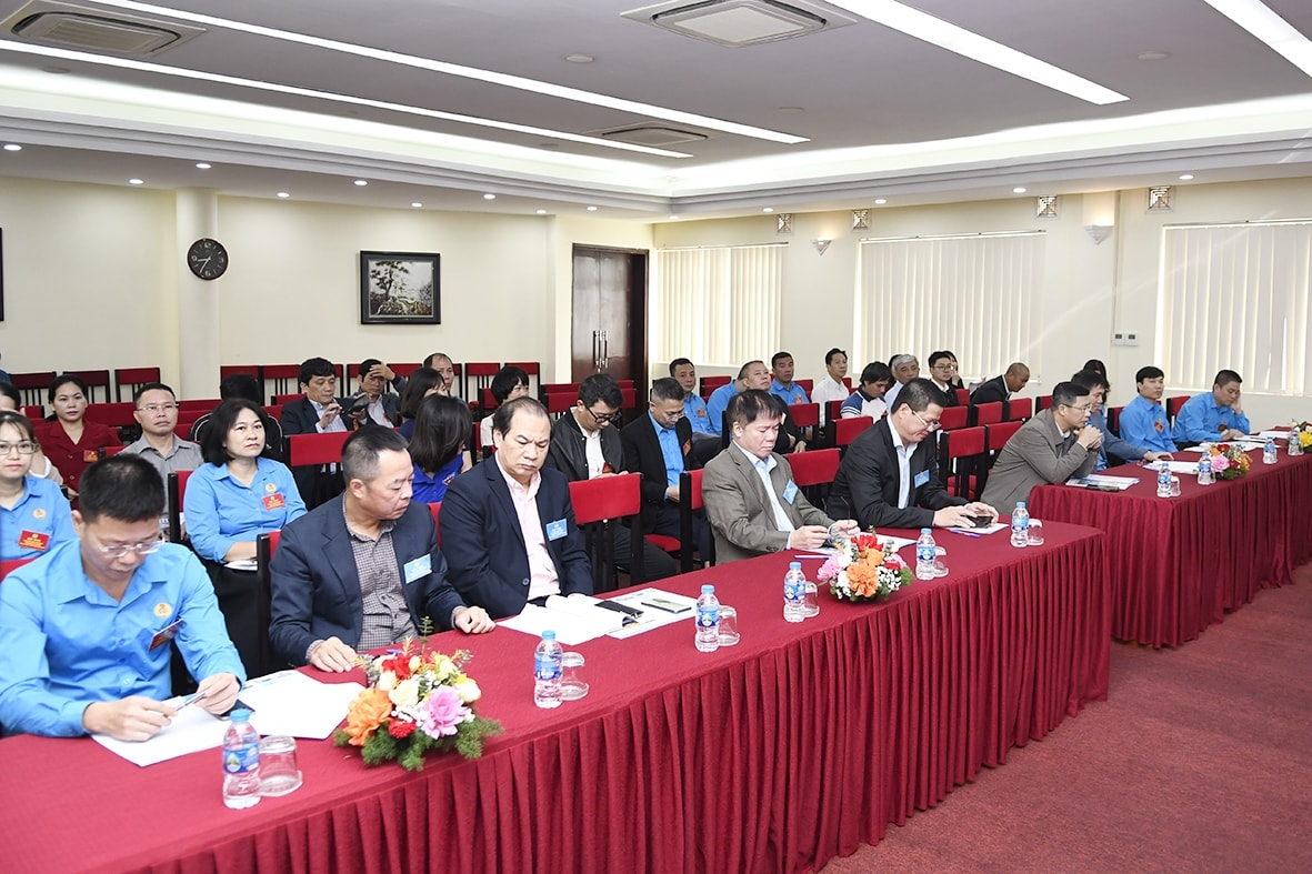 Các đại biểu tham dự Hội nghị Ban chấp hành mở rộng Công đoàn Cơ quan Tổng công ty Lắp máy Việt Nam