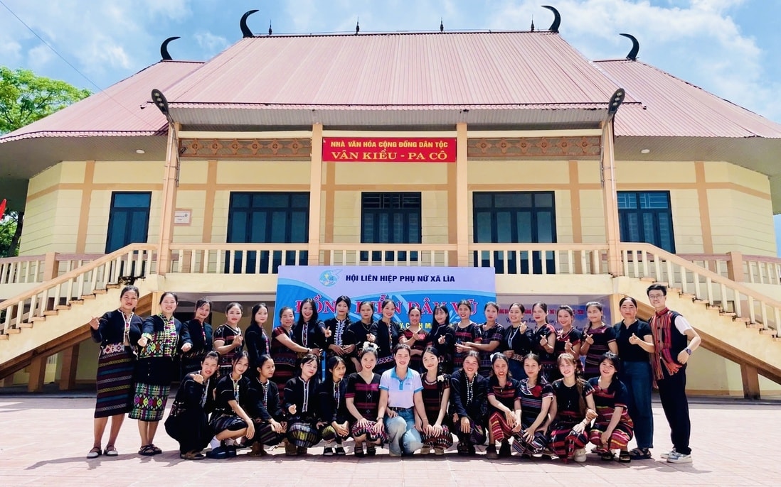 Phụ nữ xã Lìa là chủ thể quan trọng trong công cuộc giảm nghèo của địa phương. Phụ nữ xã Lìa là chủ thể quan trọng trong công cuộc giảm nghèo của địa phương.