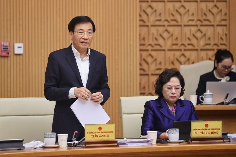 Bộ trưởng, Chủ nhiệm VPCP Trần Văn Sơn báo cáo tại Phiên họp - Ảnh: VGP/Nhật Bắc