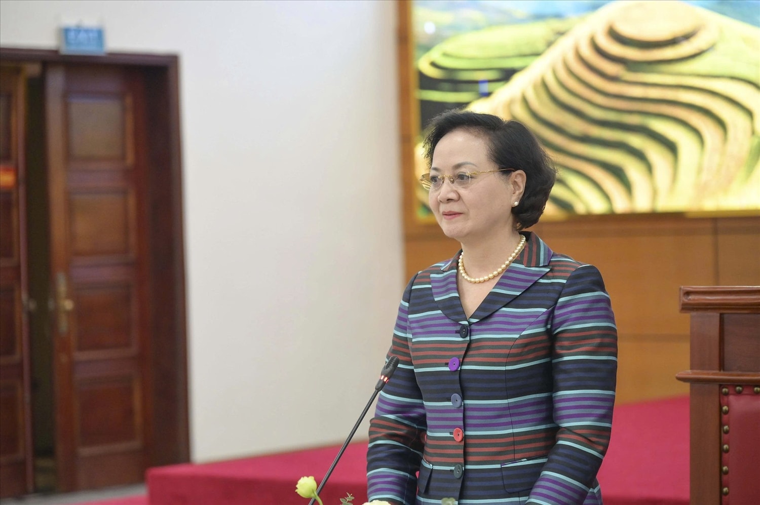 Phó Thủ tướng Phạm Thị Thanh Trà nhấn mạnh Lào Cai có đầy đủ tiềm năng, lợi thế, tỉnh cần khai thác hiệu quả để phát triển trong giai đoạn tới (ảnh Trọng Bảo)