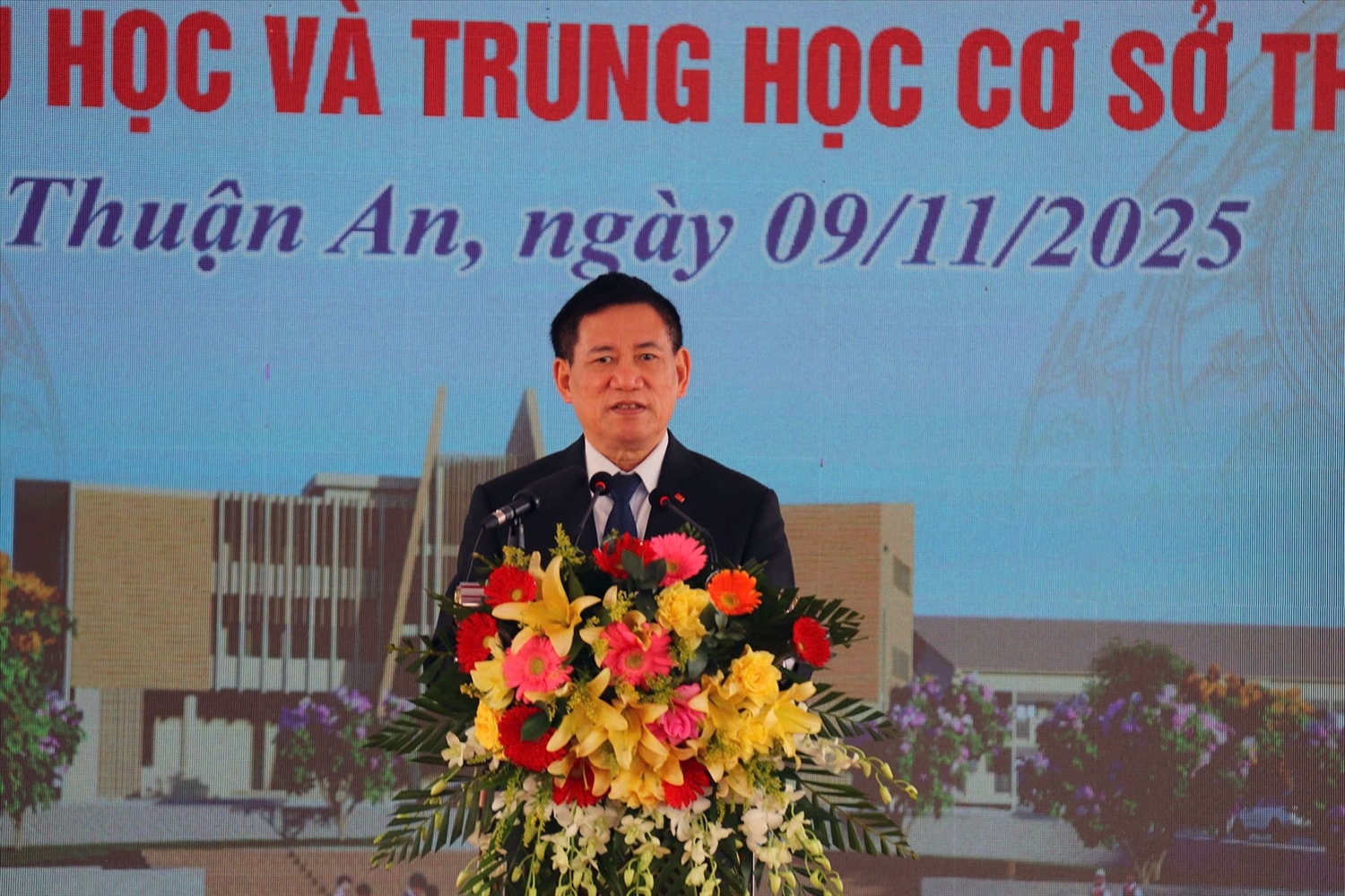 Phó Thủ tướng Hồ Đức Phớc phát biểu tại lễ khởi công xây dựng Trường dân tộc nội trú liên cấp TH-THCS xã Thuận An. Ảnh: Hải Dương