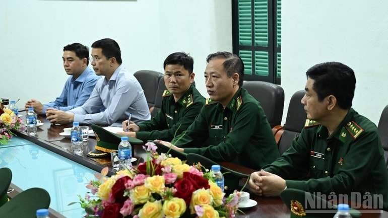 Cán bộ, chiến sĩ Đồn Biên phòng Yên Khương. (Ảnh: TRẦN HẢI)