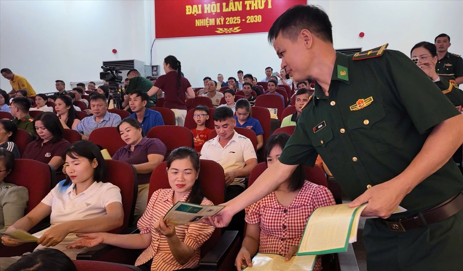 Bộ đội Biên phòng tỉnh Quảng Ninh tăng cường tuyên truyền pháp luật giúp đồng bào vùng biên tiếp cận pháp luật 