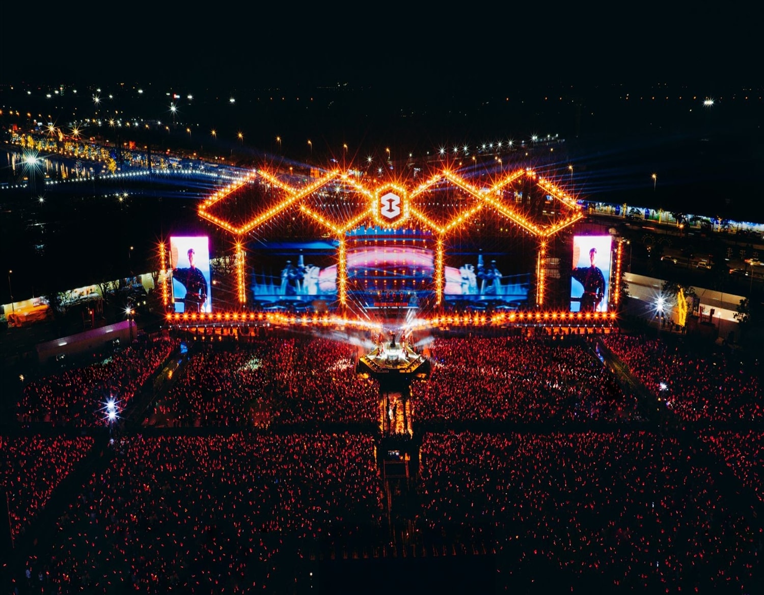 Từ chuỗi nhạc hội 8Wonder quy tụ những nghệ sĩ lừng danh toàn cầu đến World Tour G-DRAGON cho thấy Việt Nam đủ năng lực bước ra thế giới Từ chuỗi nhạc hội 8Wonder quy tụ những nghệ sĩ lừng danh toàn cầu đến World Tour G-DRAGON cho thấy Việt Nam đủ năng lực bước ra thế giới