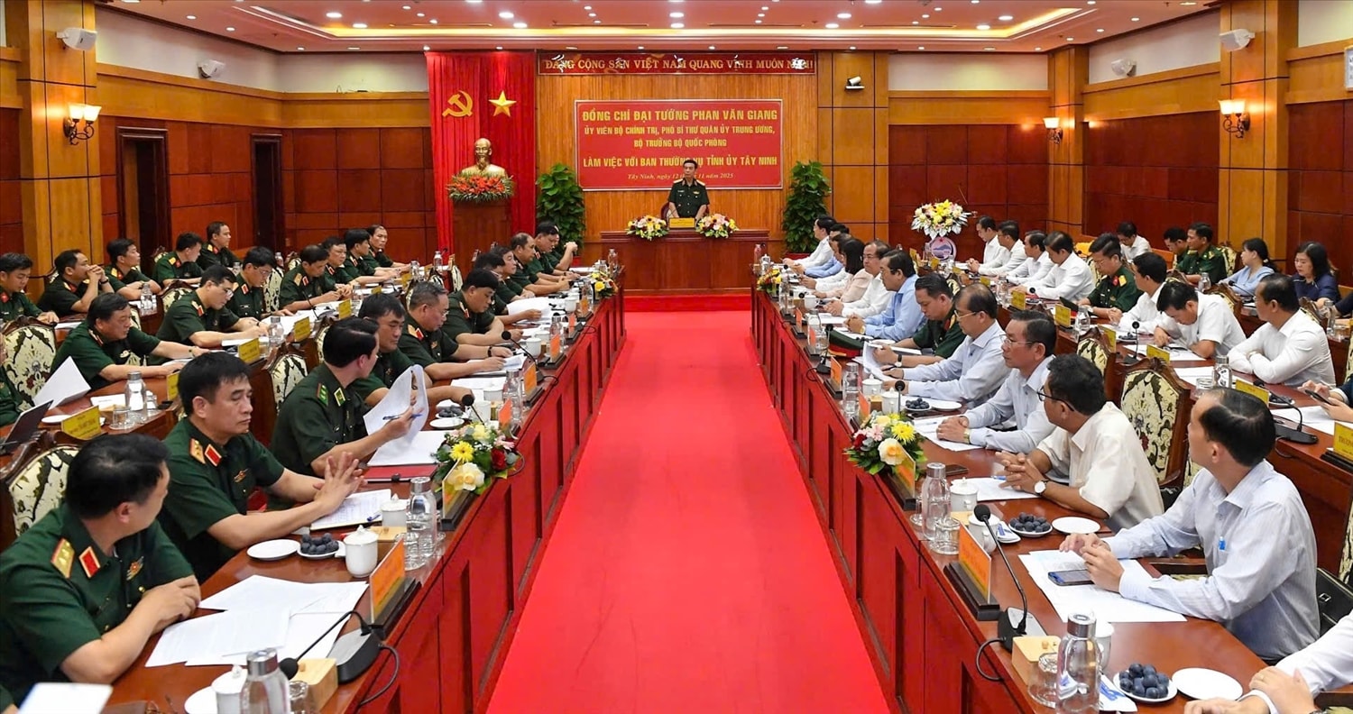 Đoàn công tác Bộ Quốc phòng làm việc với Tỉnh ủy Tây Ninh