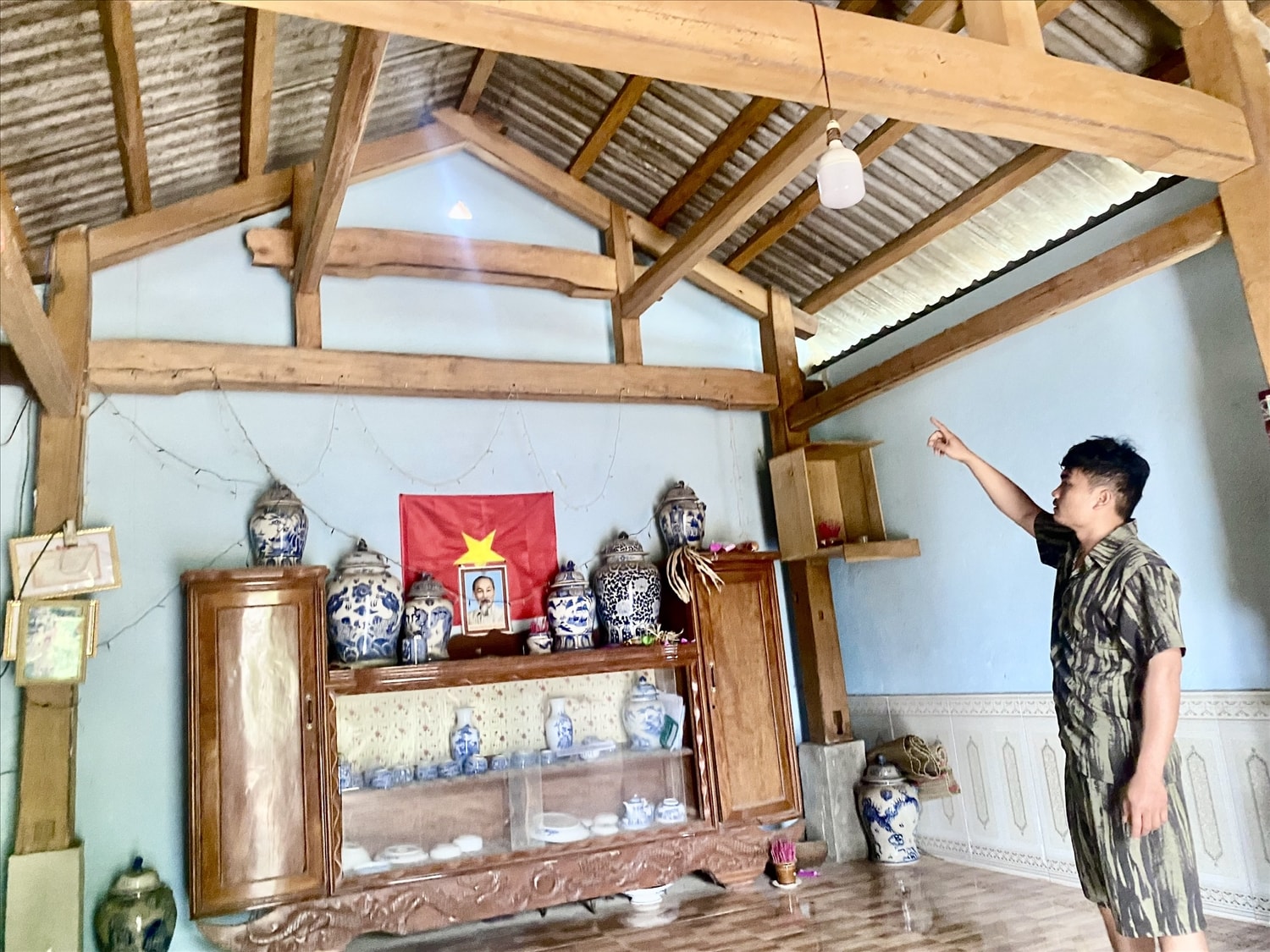 Nhà mới của gia đình anh A Lăng Liêu. (Ảnh Huy Trường) Nhà mới của gia đình anh A Lăng Liêu. (Ảnh Huy Trường)