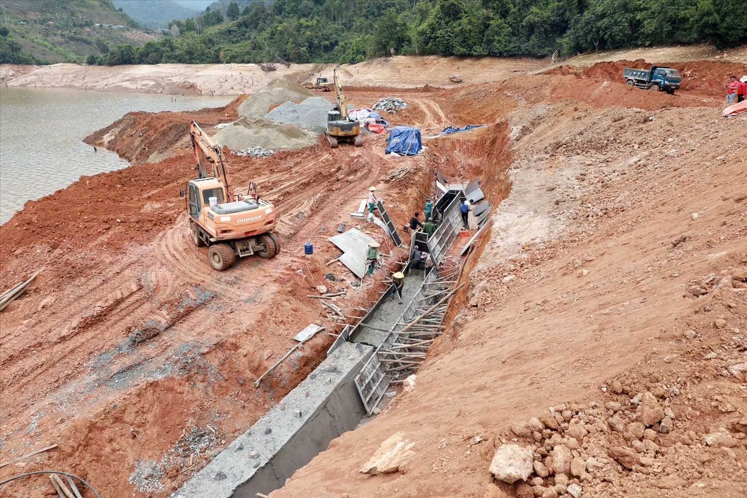 Việc giải ngân nguồn vốn các Chương trình MTQG trên địa bàn tỉnh Lai Châu đạt nhiều kết quả tích cực (ảnh Trọng Bảo)