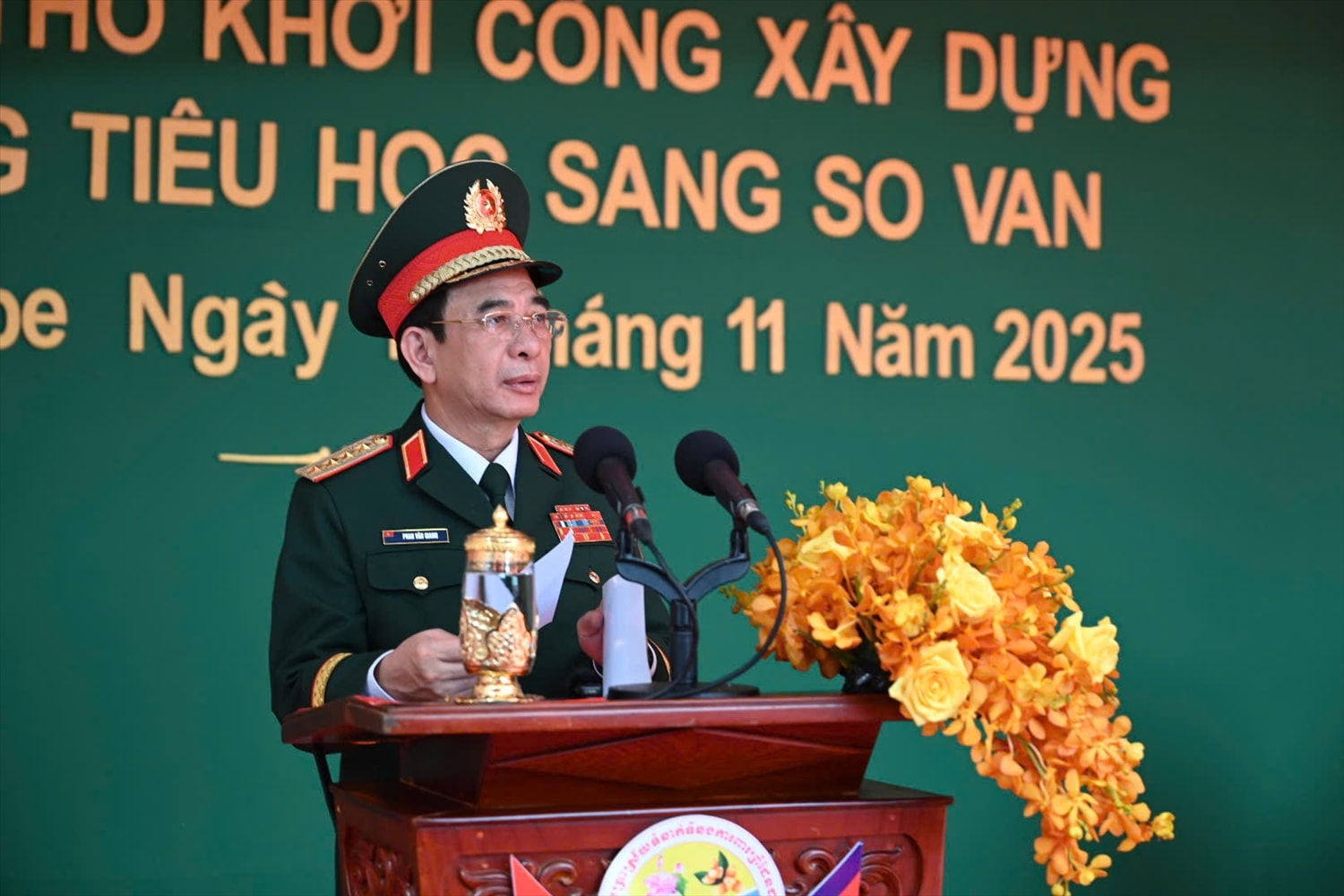 Đại tướng Phan Văn Giang phát biểu tại buổi lễ khởi công Trường Tiểu học Sang So Van Đại tướng Phan Văn Giang phát biểu tại buổi lễ khởi công Trường Tiểu học Sang So Van