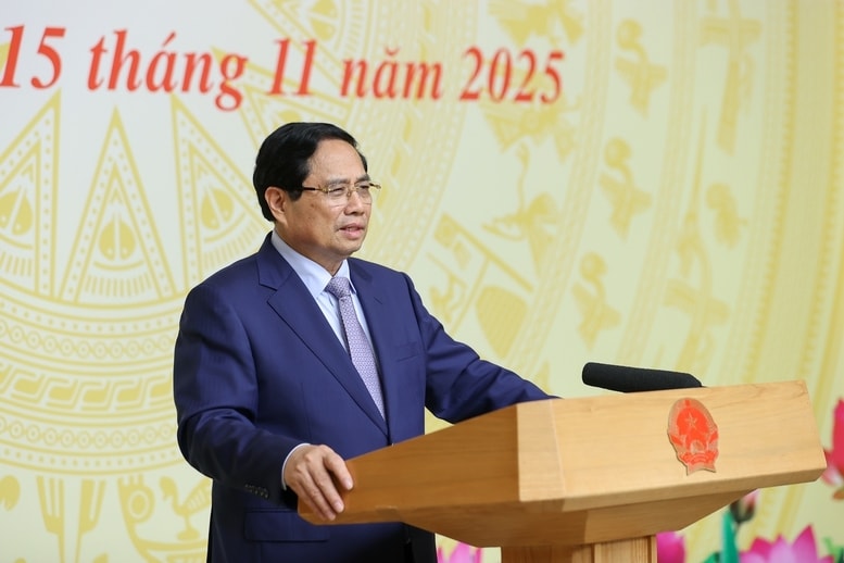 Thủ tướng nêu rõ, hơn lúc nào hết, chúng ta cần tập trung ưu tiên mọi nguồn lực, tạo ra mọi cơ chế, chính sách, để đột phá phát triển giáo dục đào tạo thực sự là nền tảng quan trọng nhất cho phát triển đất nước - Ảnh: VGP/Nhật Bắc