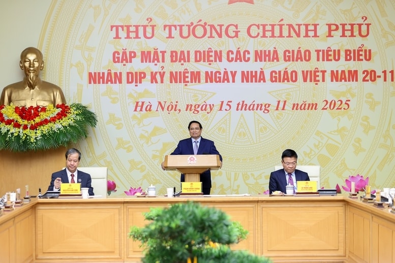 Thủ tướng Phạm Minh Chính chúc toàn ngành giáo dục và đào tạo, toàn thể các thầy giáo, cô giáo luôn phát huy tinh thần trách nhiệm và nhiệt huyết với nghề, nỗ lực khắc phục mọi khó khăn, tiếp tục thực hiện sứ mệnh vinh quang, trọng trách vẻ vang 