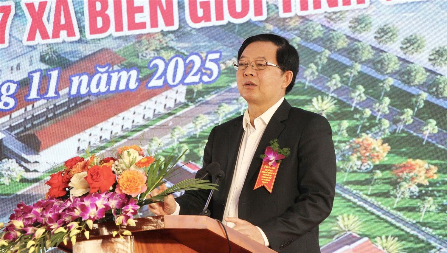 Phó Thủ tướng Chính phủ Hồ Quốc Dũng phát biểu tại lễ khởi công