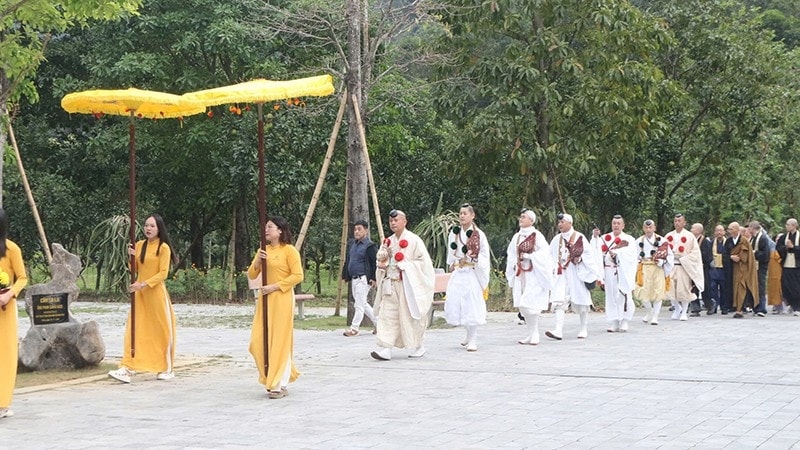 Diễn ra nhiều nghi thức tâm linh, góp phần thắt chặt tình hữu nghị hai nước.(ảnh Đào Phương)