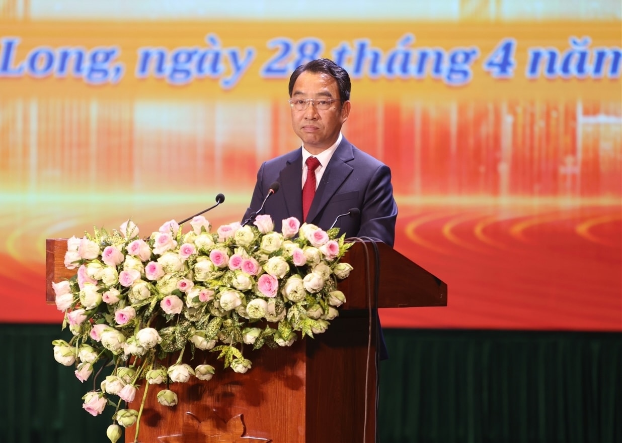 Ông Lữ Quang Ngời được giới thiệu để bầu làm Chủ tịch Cà Mau Ông Lữ Quang Ngời được giới thiệu để bầu làm Chủ tịch Cà Mau