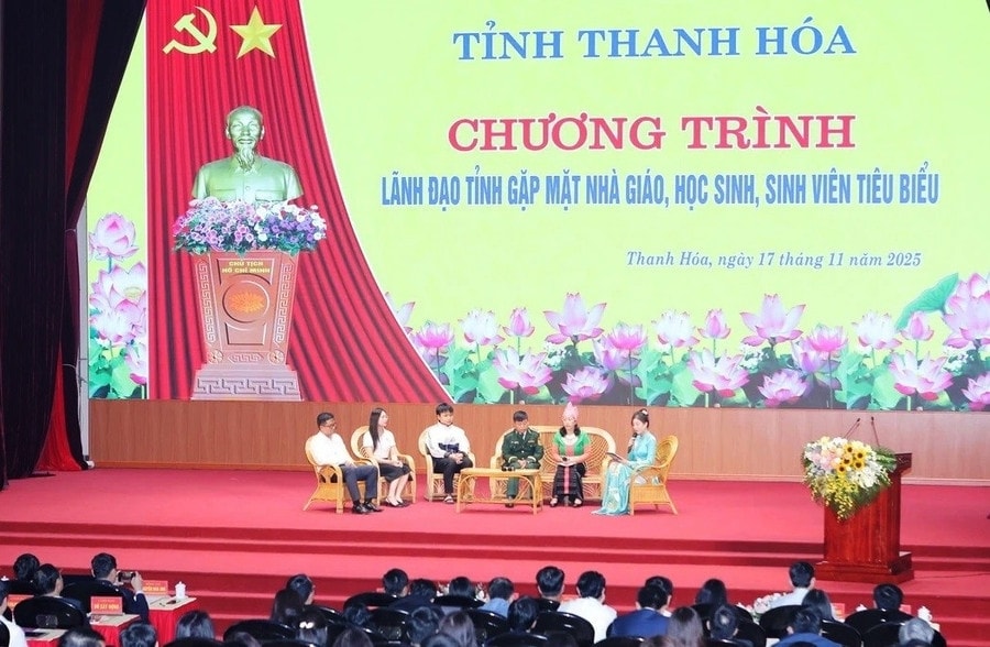 Chương trình giao lưu với 5 gương mặt tiêu biểu trong sự nghiệp Giáo dục và Đào tạo, chia sẻ tinh thần vượt khó, khát vọng đổi mới.