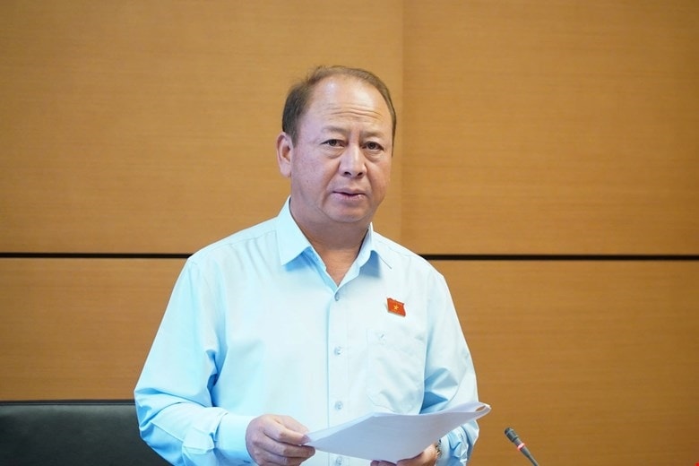 Đại biểu Sùng A Lềnh (Đoàn ĐBQH tỉnh Lào Cai)