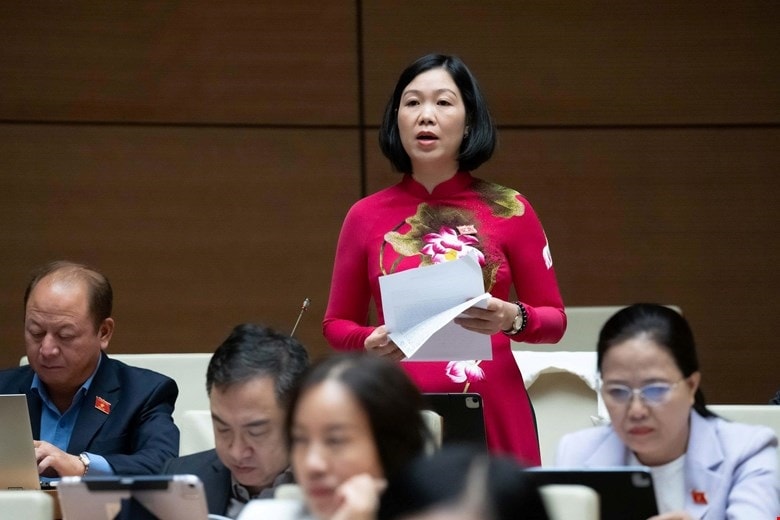 Đại biểu Nguyễn Thị Lan Anh (Đoàn ĐBQH Tỉnh Lào Cai) đề xuất các nội dung liên quan đến vùng đồng bào DTTS và miền núi