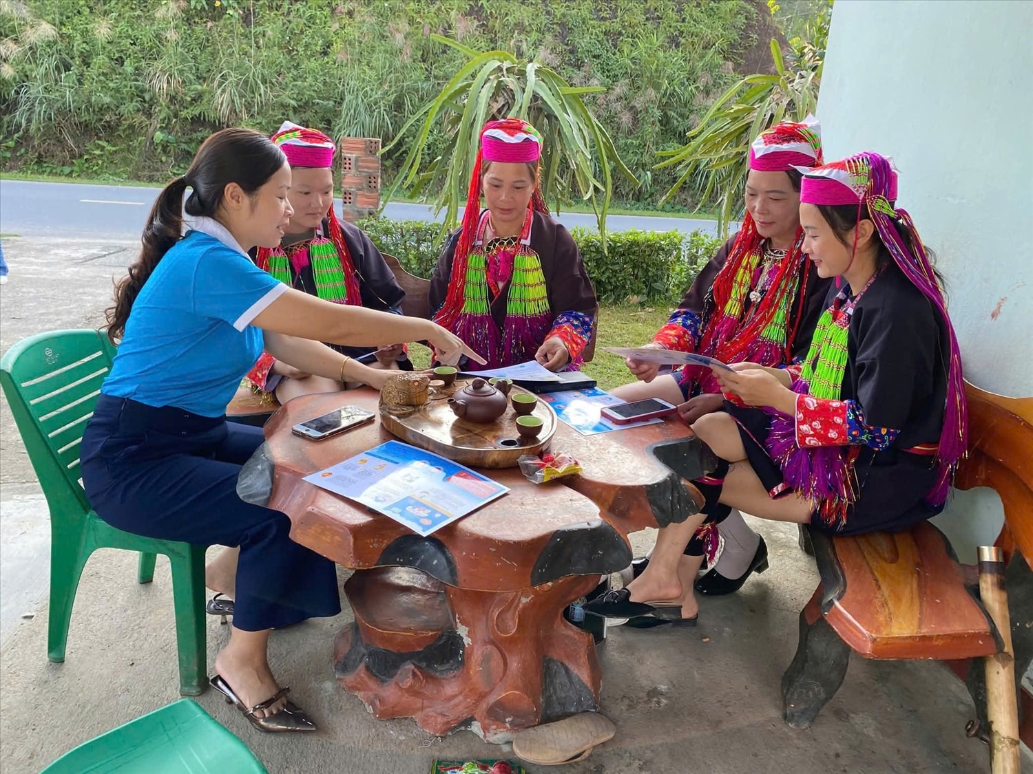 Cán bộ tăng cường công tác tuyên truyền, vận động người dân vùng DTTS trên địa bàn tỉnh Quảng Ninh