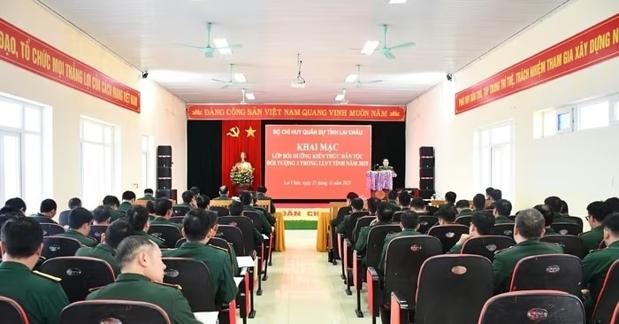 Qua lớp tập huấn góp phần củng cố, trang bị kiến thức về công tác dân tộc cho cán bộ, chiến sỹ thuộc các cơ quan, đơn vị (ảnh Trọng Bảo)