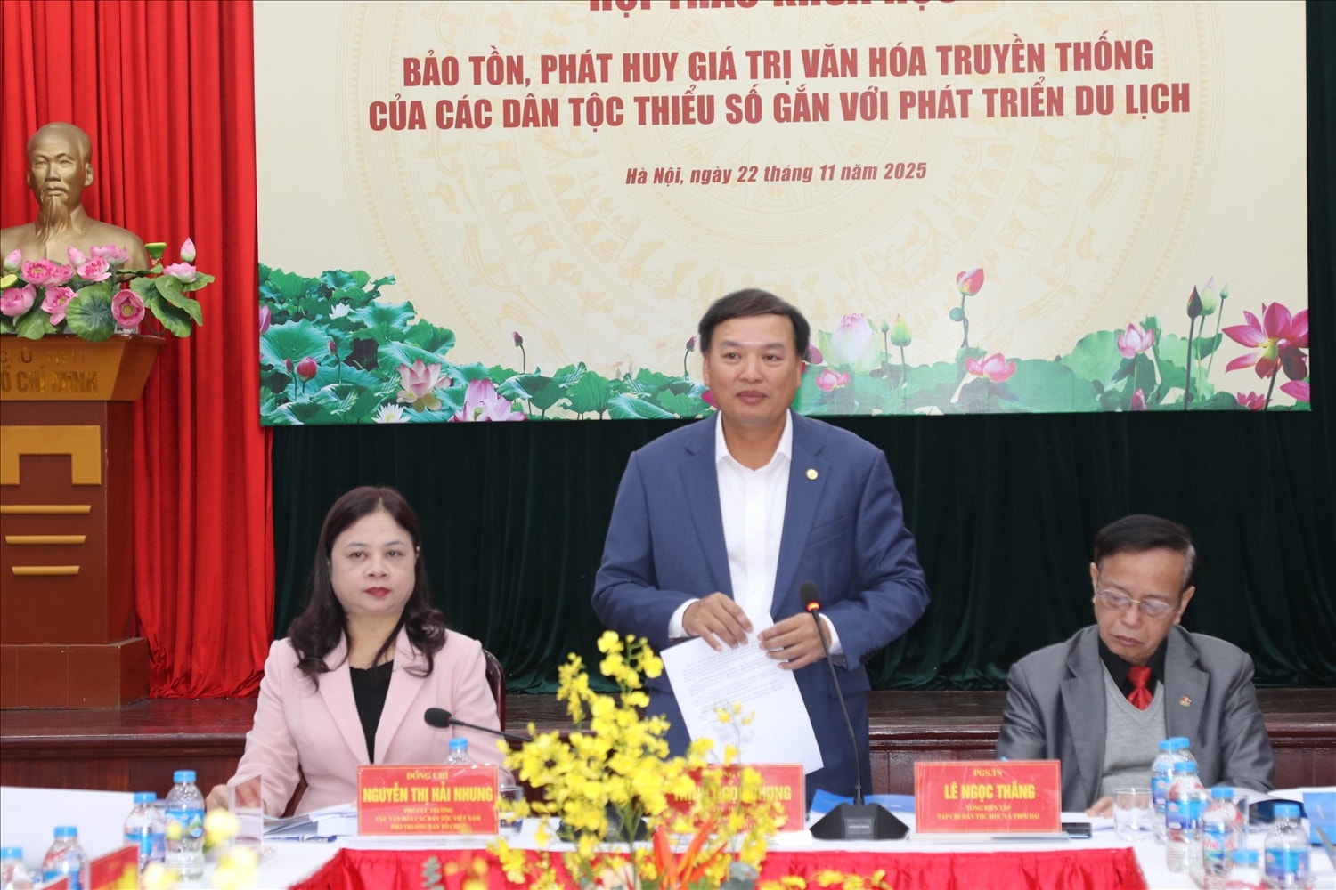 Ông Trịnh Ngọc Chung, Cục trưởng Cục Văn hóa các Dân tộc Việt Nam phát biểu khai mạc Hội thảo