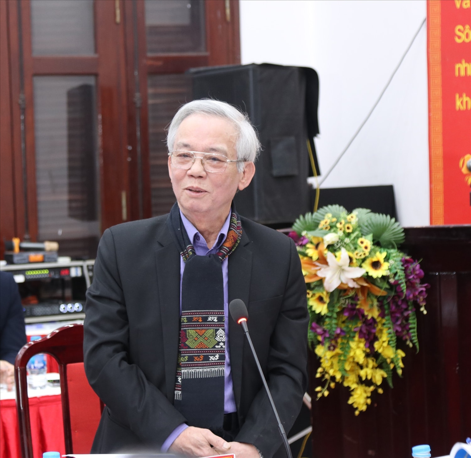 Gs.Ts. Lâm Bá Nam - Chủ tịch Hội Dân tộc học và Nhân học Việt Nam phát biểu tại Hội 
