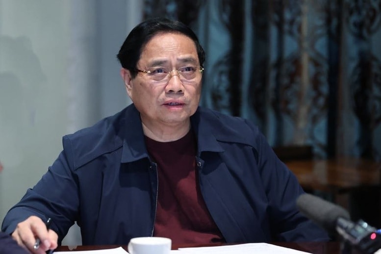 Thủ tướng yêu cầu tất cả các chủ thể liên quan phát huy tinh thần trách nhiệm cao nhất để thực hiện các chỉ đạo của Bộ Chính trị, Ban Bí thư, Tổng Bí thư, Chính phủ, Thủ tướng Chính phủ, các Phó Thủ tướng Chính phủ, các bộ, ngành, cơ quan liên quan, để khắc phục hậu quả thiên tai một cách nhanh nhất, hiệu quả nhất - Ảnh: VGP/Nhật Bắc
