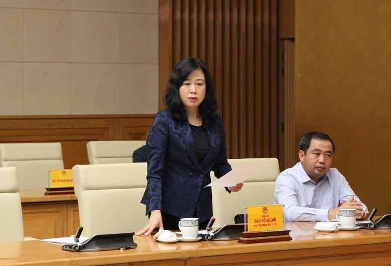 Bộ trưởng Bộ Y tế Đào Hồng Lan báo cáo tại cuộc họp - Ảnh: VGP/Nguyễn Hoàng