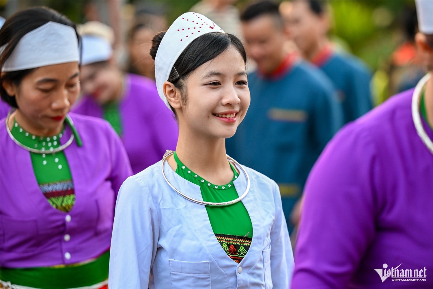 Tiếng cồng chiêng người Mường vang dội trên phố đi bộ hồ Hoàn Kiếm 3