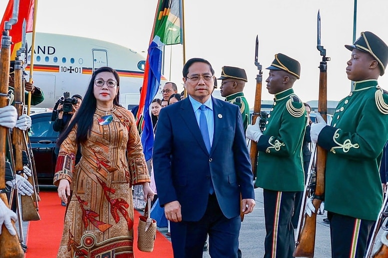 Sự tham gia của Đoàn đại biểu cấp cao Việt Nam do Thủ tướng Phạm Minh Chính dẫn đầu đã đóng góp tích cực vào thành công chung của Hội nghị, đồng thời làm nổi bật hình ảnh một Việt Nam năng động, vươn lên mạnh mẽ, chủ động, tích cực đóng góp cho hòa bình, hợp tác và phát triển tại khu vực và thế giới - Ảnh: VGP/Nhật Bắc Sự tham gia của Đoàn đại biểu cấp cao Việt Nam do Thủ tướng Phạm Minh Chính dẫn đầu đã đóng góp tích cực vào thành công chung của Hội nghị, đồng thời làm nổi bật hình ảnh một Việt Nam năng động, vươn lên mạnh mẽ, chủ động, tích cực đóng góp cho hòa bình, hợp tác và phát triển tại khu vực và thế giới - Ảnh: VGP/Nhật Bắc