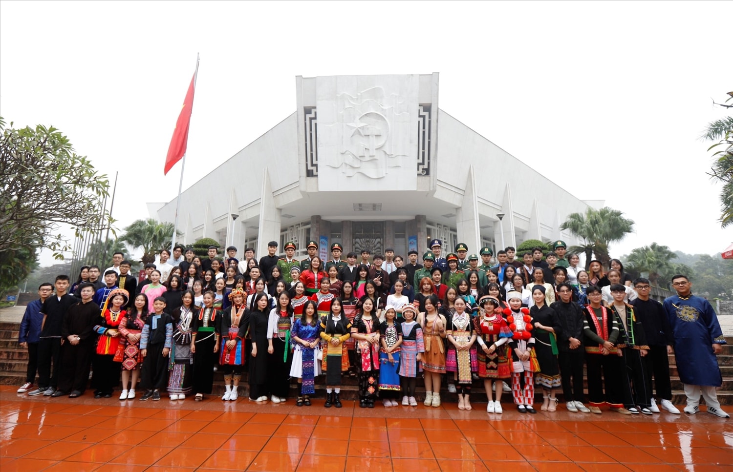 Lễ tuyên dương học sinh, sinh viên, thanh niên DTTS: Tạo đà cho phát triển nguồn nhân lực chất lượng 