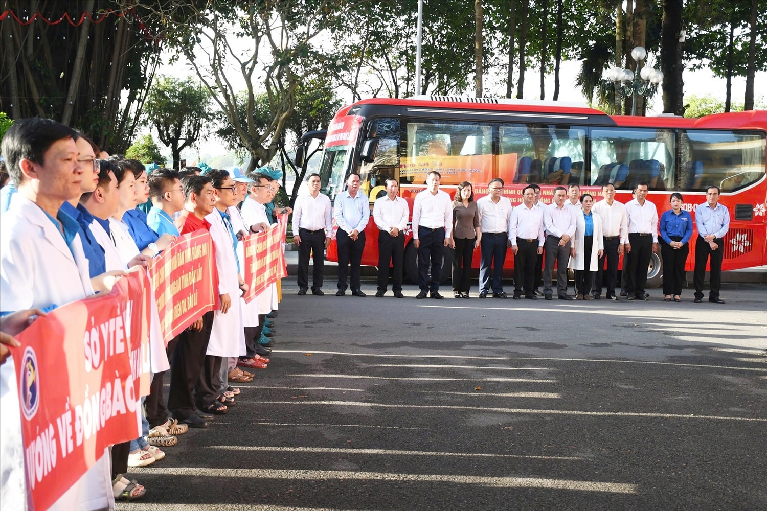 Lãnh đạo, cán bộ, đoàn viên các đơn vị tại Lễ xuất quân