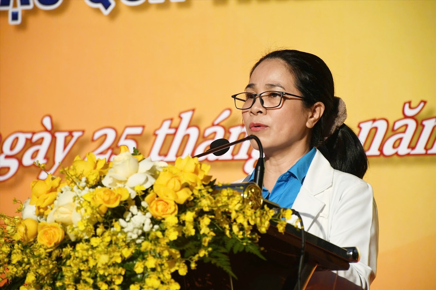 Bà Đỗ Thị Nguyên - Giám đốc Sở Y tế tỉnh Đồng Nai, phát biểu tại Lễ xuất quân