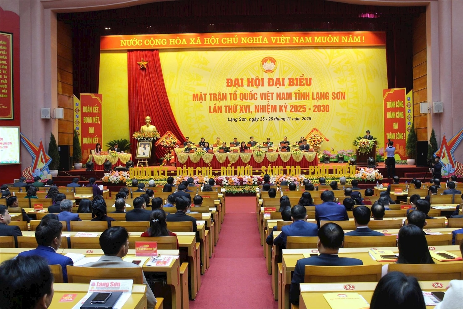 Toàn cảnh đại hội