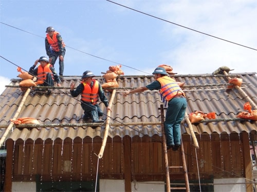 Thủ tướng yêu cầu khẩn trương thống kê thiệt hại, đề xuất nguồn lực nhanh chóng sửa chữa, xây dựng lại nhà ở cho Nhân dân (Ảnh MH)