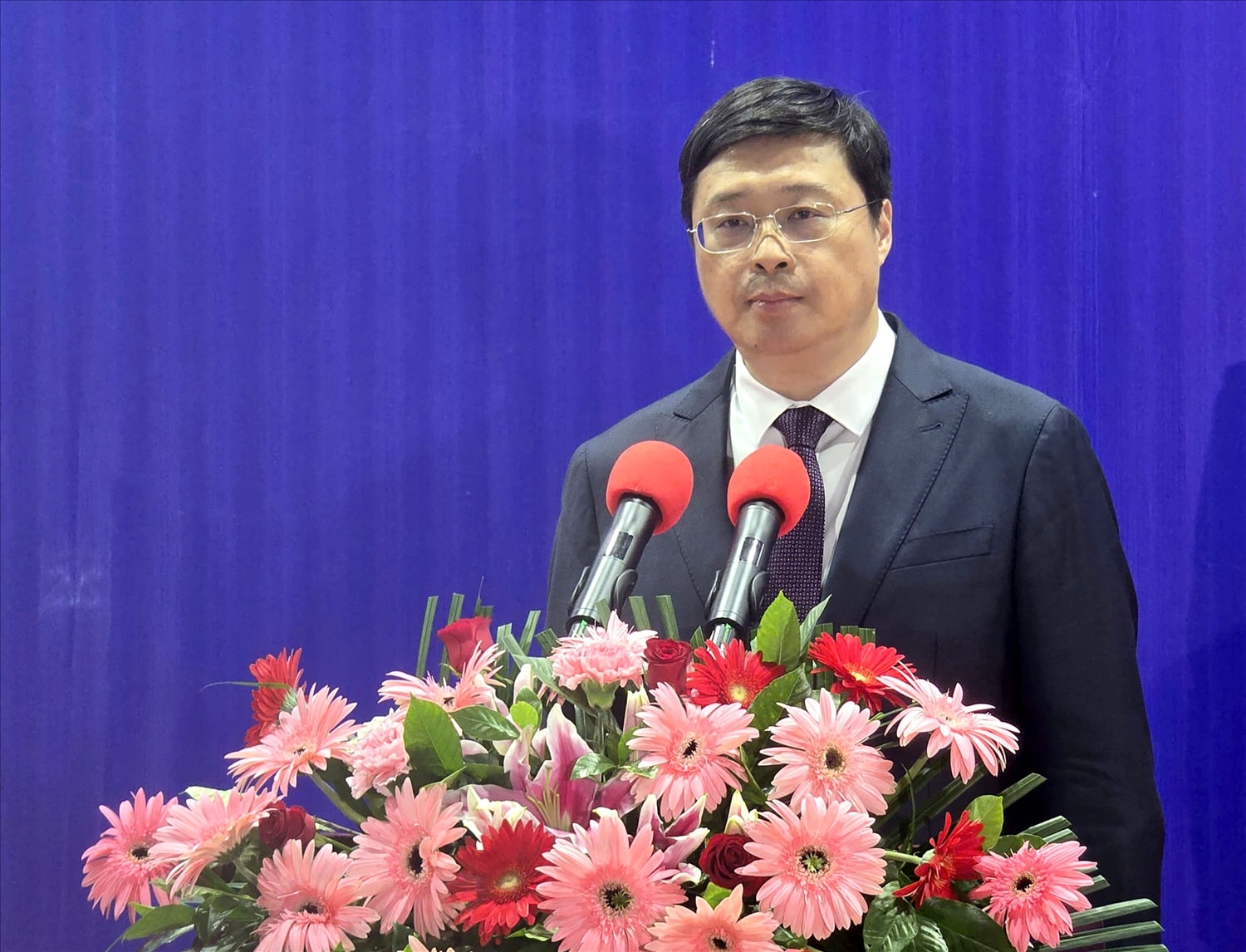 Ông Vi Thao, Chủ tịch Chính quyền nhân dân Khu tự trị dân tộc Choang Quảng Tây, Trung Quốc phát biểu tại buổi lễ Ông Vi Thao, Chủ tịch Chính quyền nhân dân Khu tự trị dân tộc Choang Quảng Tây, Trung Quốc phát biểu tại buổi lễ