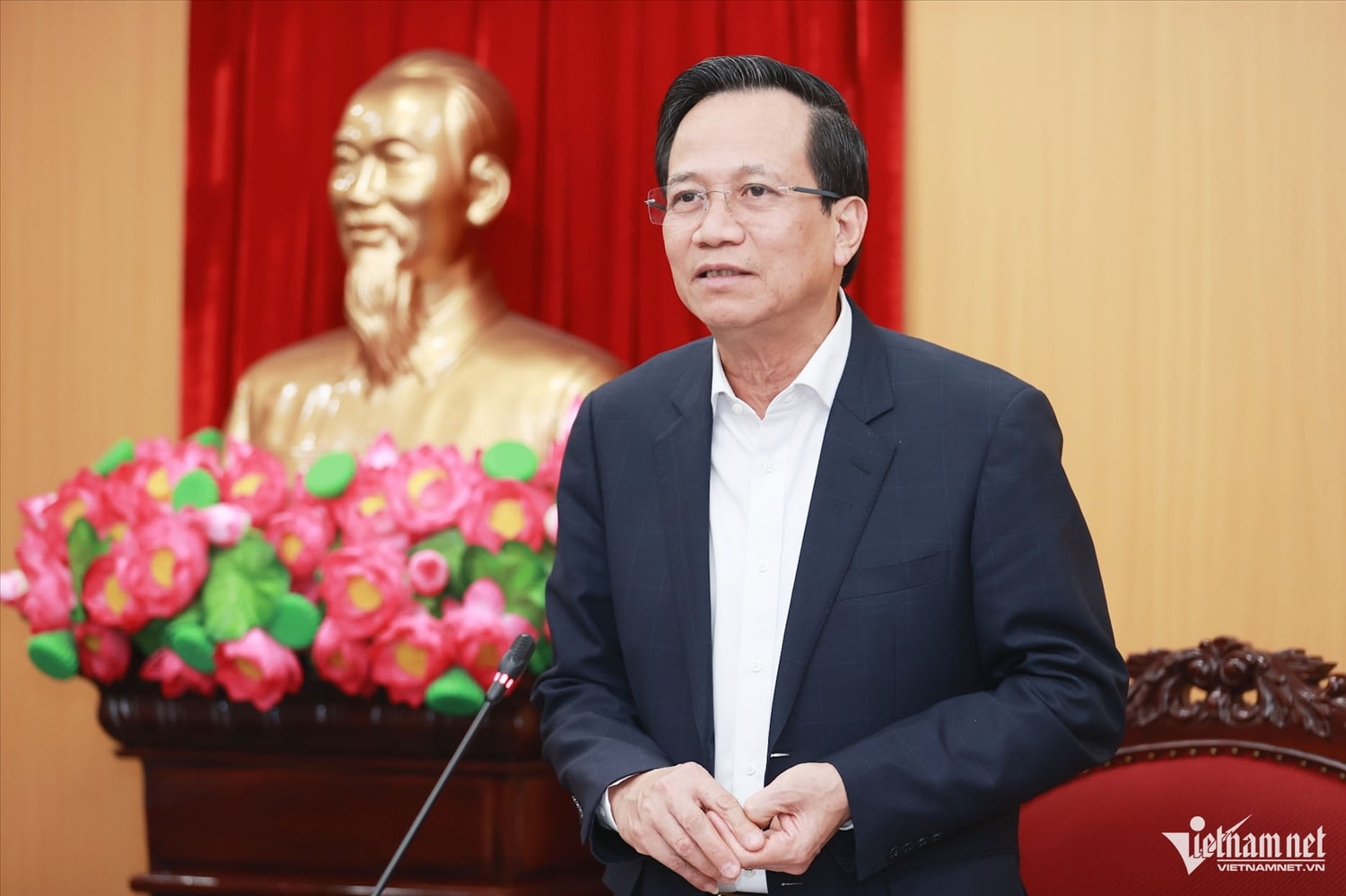 Bộ trưởng Đào Ngọc Dung lưu ý, tỉnh Sơn La cần tập trung thực hiện các Chương trình MTQG, rà soát kỹ đối tượng, địa bàn, làm sao không bỏ sót đối tượng, không trùng lặp nội dung đầu tư. Ảnh: Lê Anh Dũng