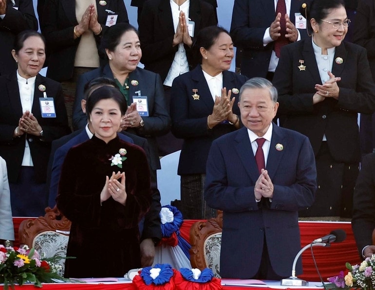 Tổng Bí thư Tô Lâm và Phu nhân dự Lễ kỷ niệm 50 năm Quốc khánh Lào và 105 năm Ngày sinh Chủ tịch Kaysone Phomvihane. (Ảnh: Thống Nhất/TTXVN)