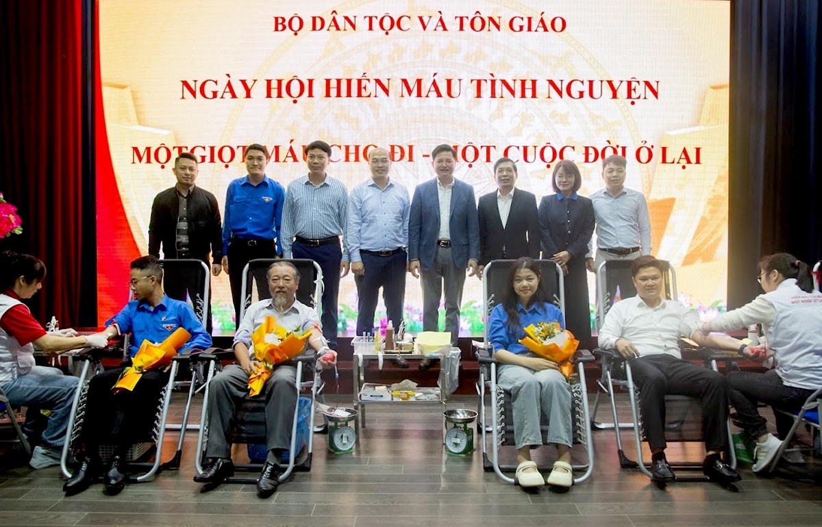 Chương trình hiến máu nhân đạo năm 2025 được tổ chức với chủ đề Một giọt máu cho đi - Một cuộc đời ở lại