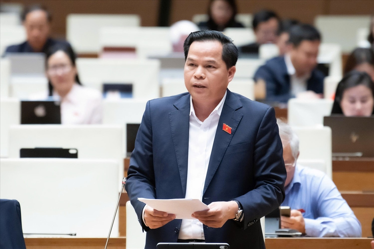 Đại biểu Bế Minh Đức (Đoàn ĐBQH tỉnh Cao Bằng) 