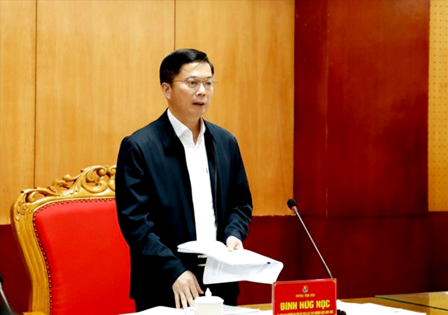 Ông Đinh Hữu Học, Phó Chủ tịch Thường trực UBND tỉnh Lạng Sơn, chủ trì cuộc họp