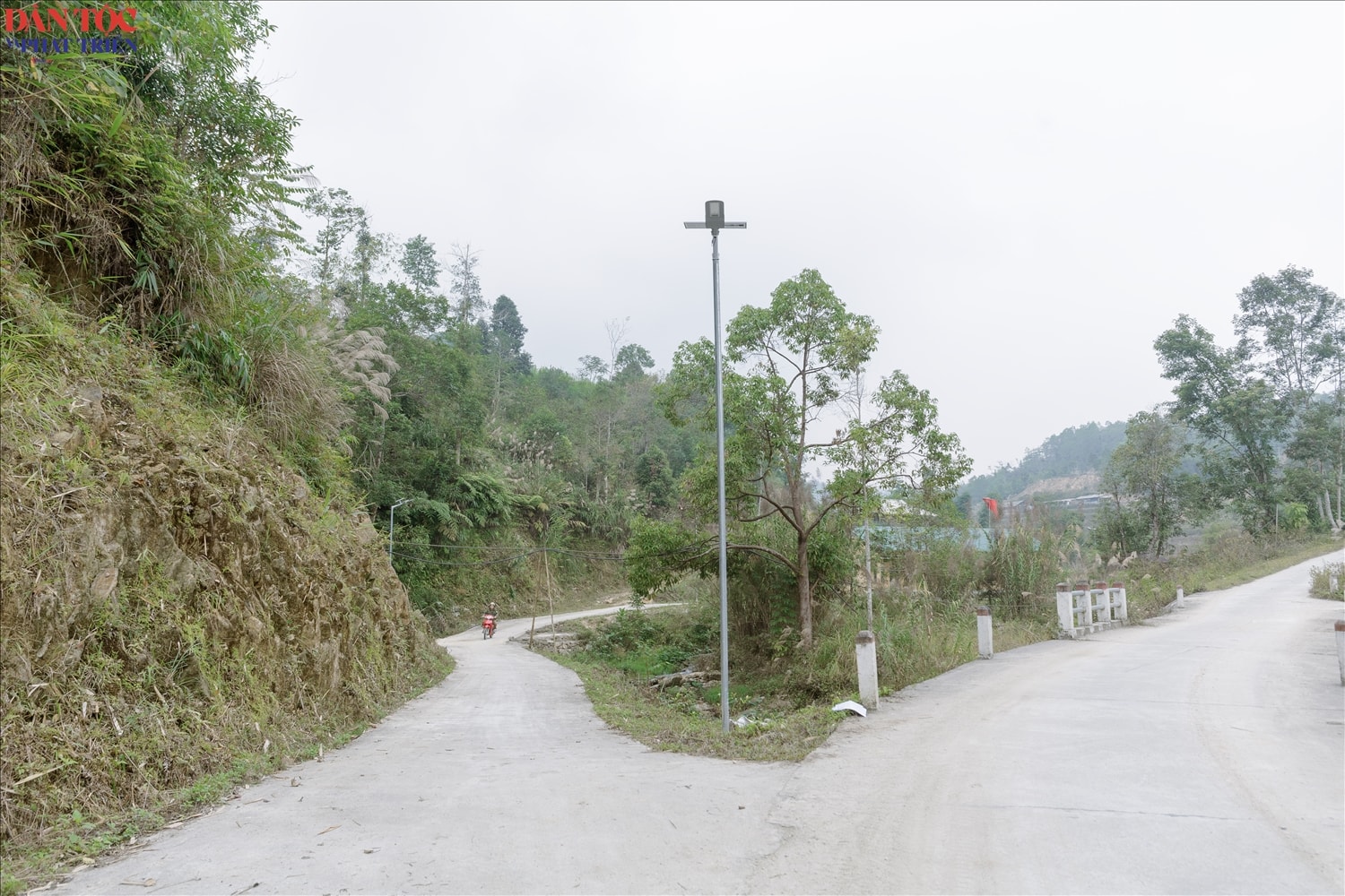Trong những năm qua, toàn xã Việt Lâm đã hoàn thành gần 38 km đường bê tông, hình thành mạng lưới kết nối tương đối đồng bộ giữa trung tâm xã với các thôn, cụm dân cư