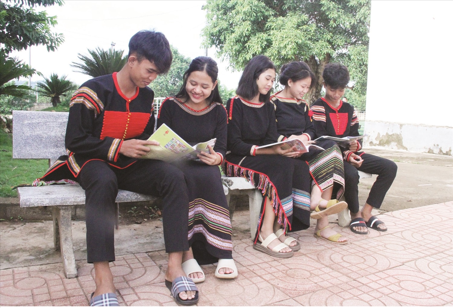 Học sinh DTTS hăng say học tập,  nuôi dưỡng ước mơ