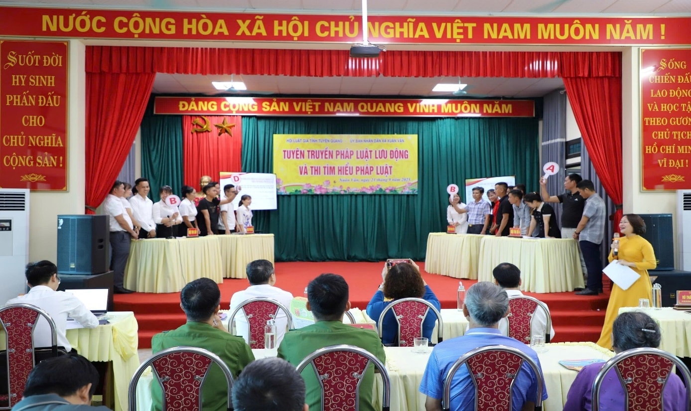 Hội Luật gia tỉnh Tuyên Quang tổ chức tuyên truyền pháp luật lưu động và Hội thi tìm hiểu pháp luật tại xã Xuân Vân chào mừng Đại hội đại biểu Đảng bộ tỉnh Tuyên Quang, nhiệm kỳ 2025-2030
