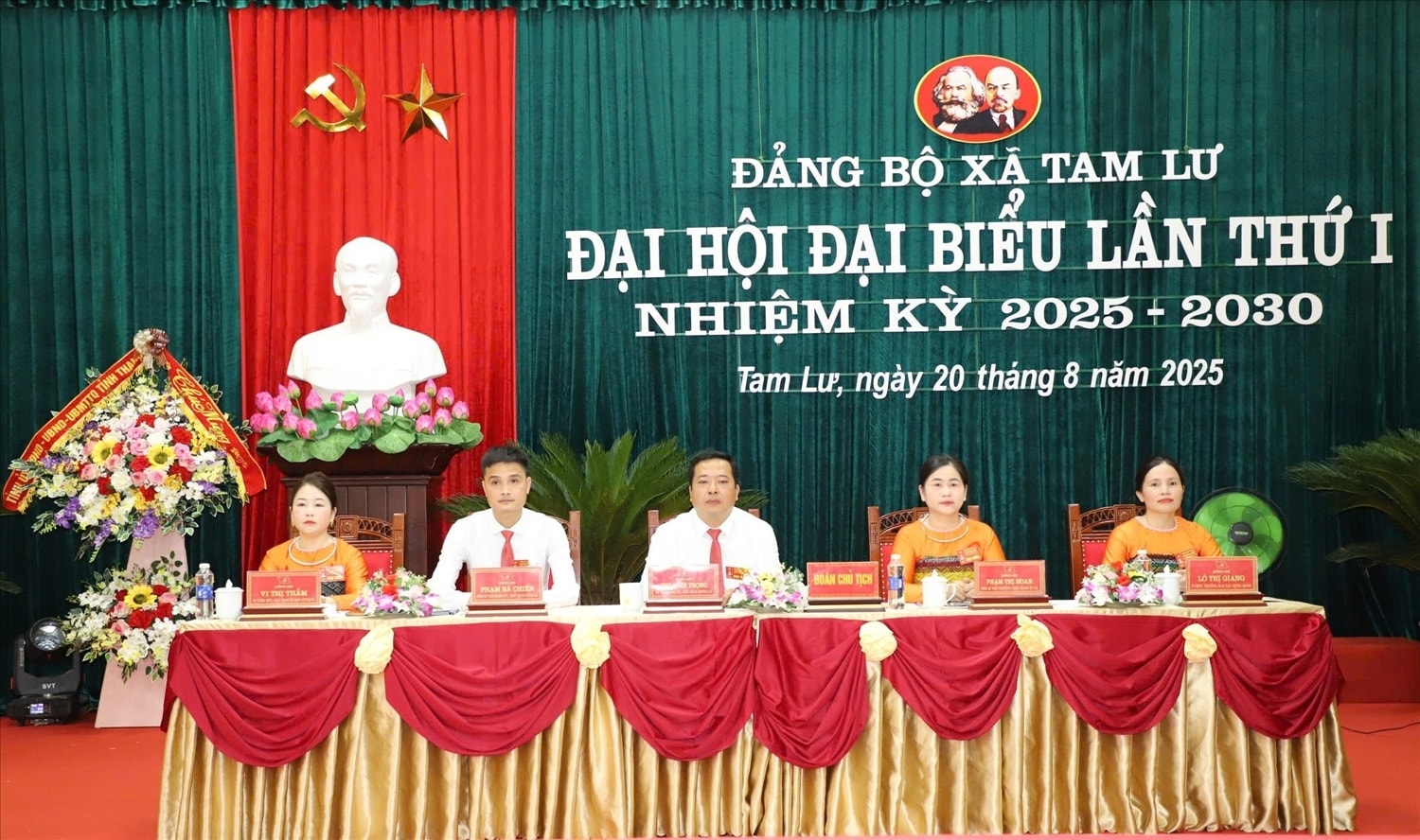  Đại hội Đảng bộ xã Tam Lư đã thảo luận và thống nhất quyết tâm đến năm 2030 hoàn thành xây dựng xã nông thôn mới nâng cao.