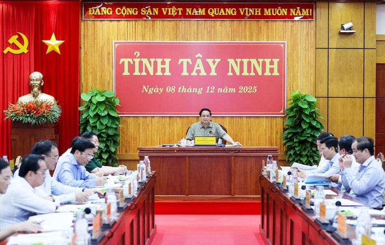 Thủ tướng Phạm Minh Chính làm việc với tỉnh Tây Ninh về tình hình phát triển kinh tế - xã hội, bảo đảm quốc phòng, an ninh năm 2025, phương hướng, nhiệm vụ, giải pháp thời gian tới - Ảnh: VGP/Nhật Bắc
